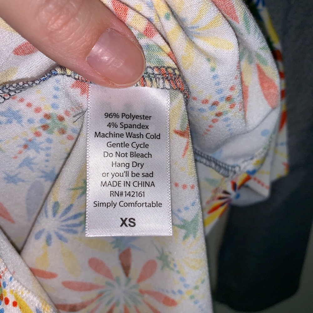 LuLaroe Randy firework size XS - Picture 4 of 5